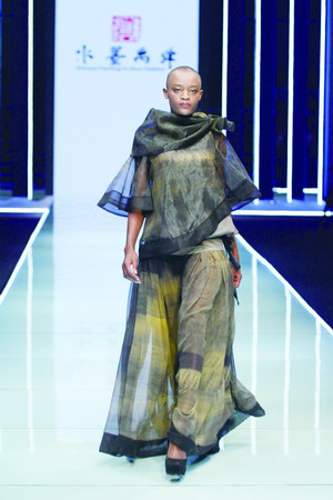 2012哈尔滨国际时装周落幕 展现别样冰城(图4)